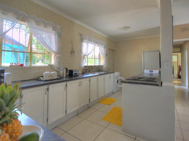 Clean, neat and ready for you! - Photo 10