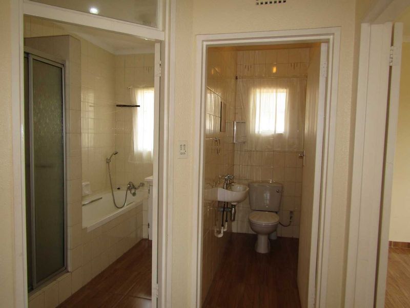 Charming Life Rights Townhouse in sought-after Retirement Village - Photo 5