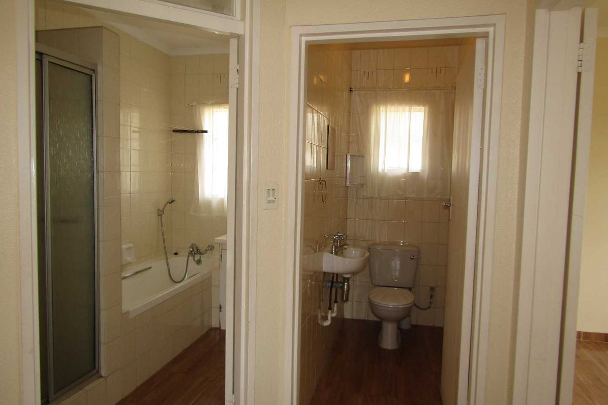 Charming Life Rights Townhouse in sought-after Retirement Village - Photo 5