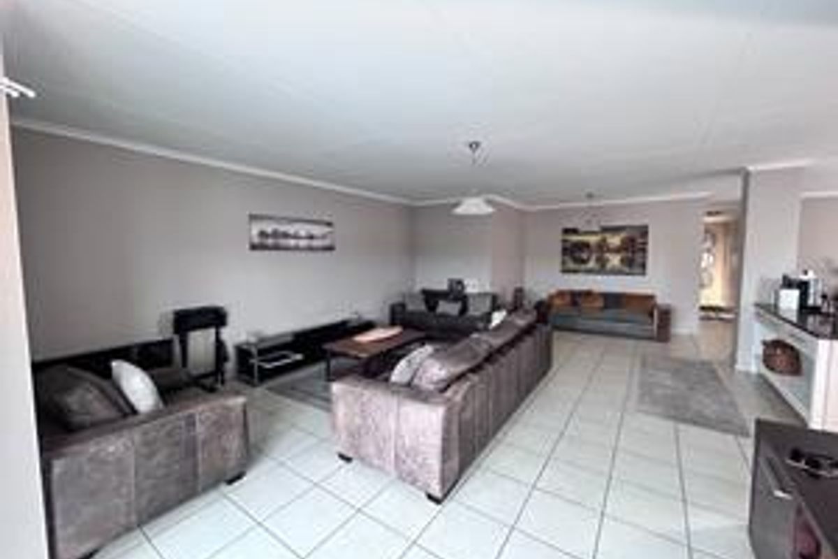Modern Living, Perfectly Sized - Photo 4