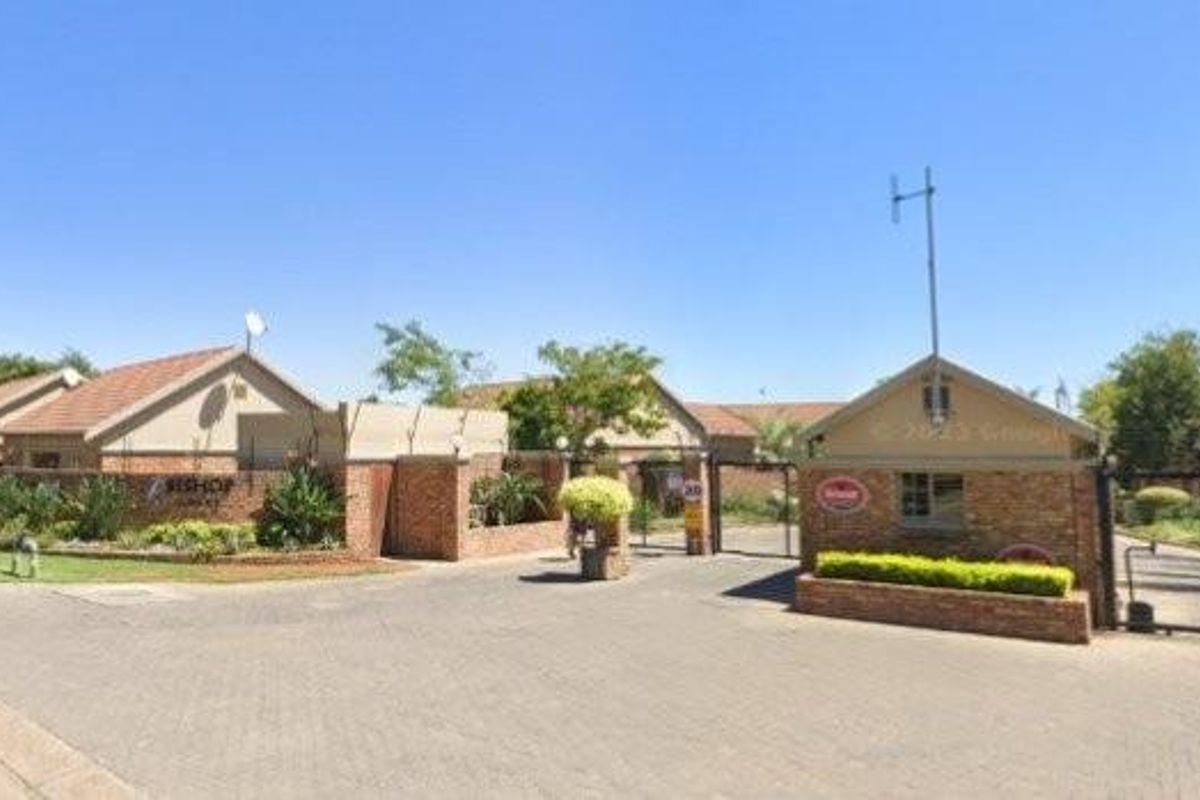 2 BEDROOM FLAT TO RENT IN EQUESTRIA - Photo 2