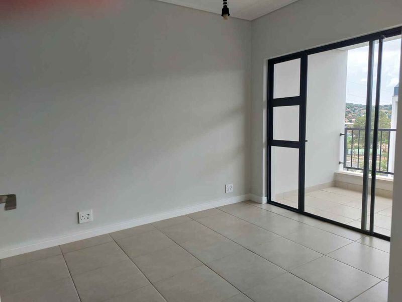 Beautiful 1 Bedroom Apartment For Sale in The Beautiful Thaba-Eco Villiage - Photo 4