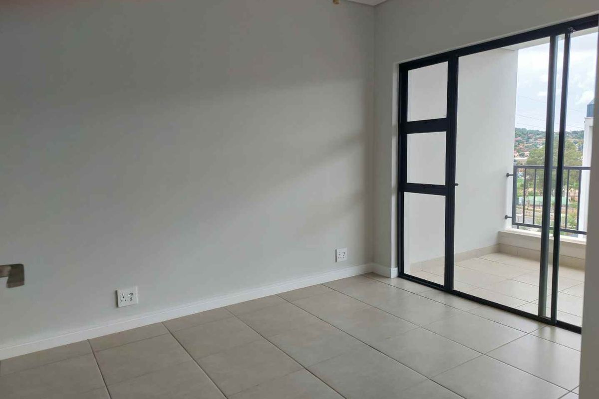 Beautiful 1 Bedroom Apartment For Sale in The Beautiful Thaba-Eco Villiage - Photo 4