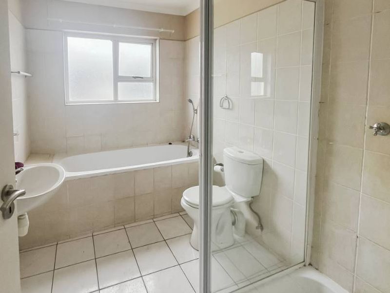 Secure corner unit townhouse for sale - Photo 4