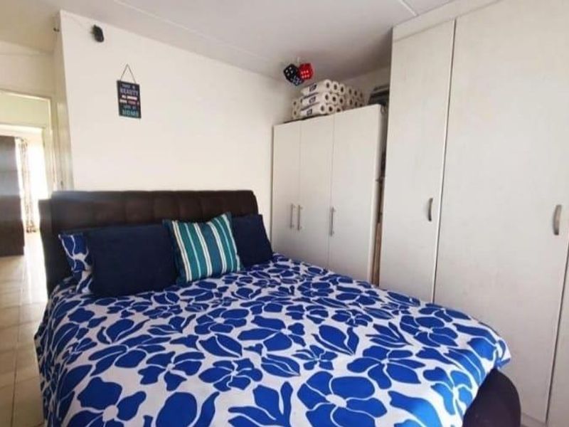 2 Bedroom Townhouse for Sale in Mondeor Johannesburg South - Photo 10