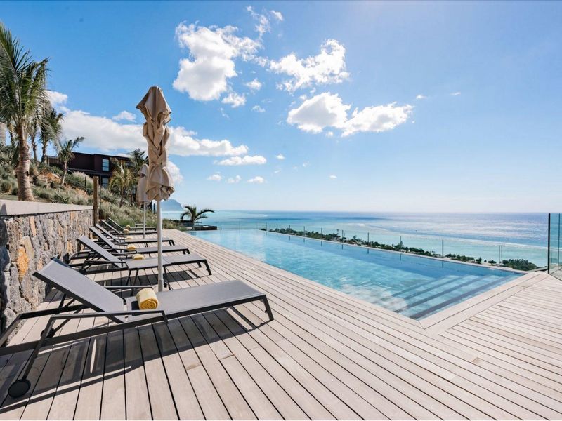 Ultimate Luxury Living - Where Prestige Meets Paradise. - Photo 2