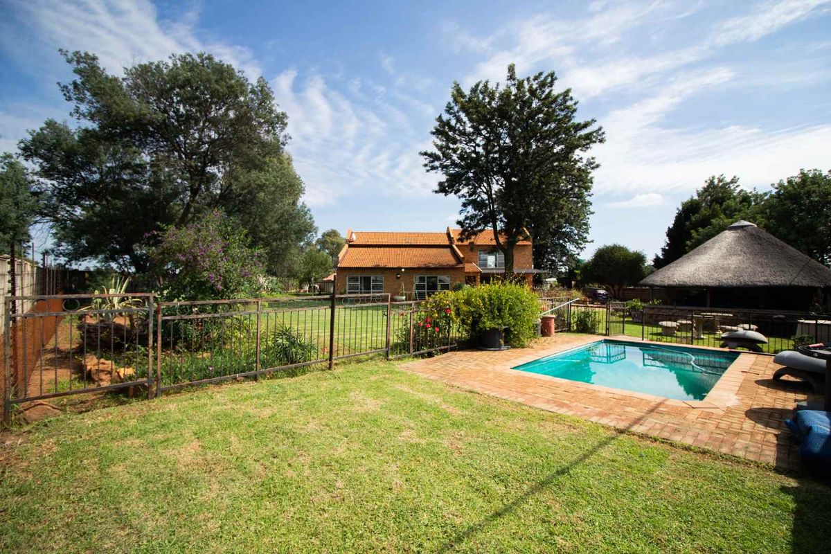 3.2 Hectare Agricultural Holding with Exceptional Potential For Sale in Elandsvlei, Randfontein - Photo 4