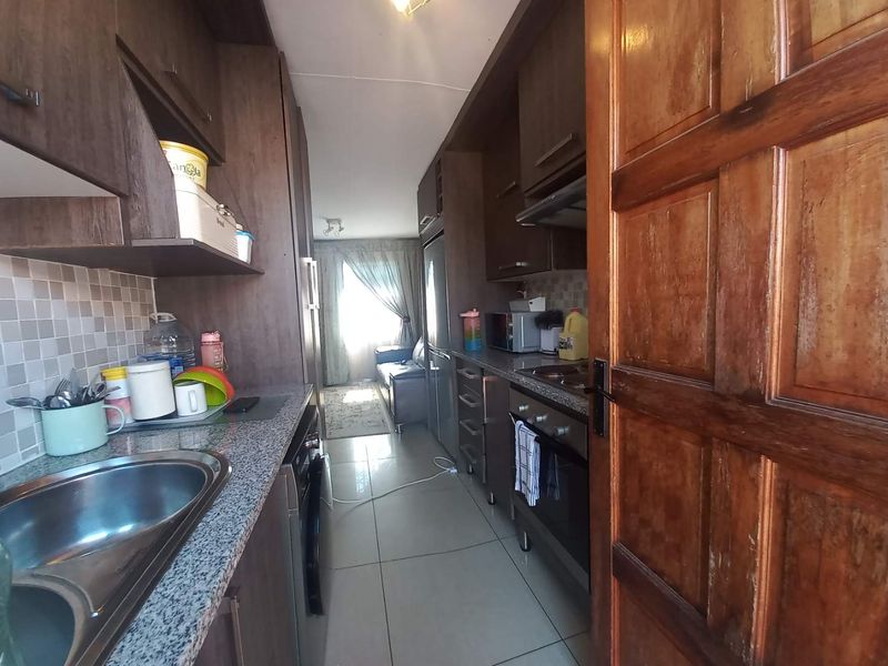 A MODERN HOUSE - Photo 3