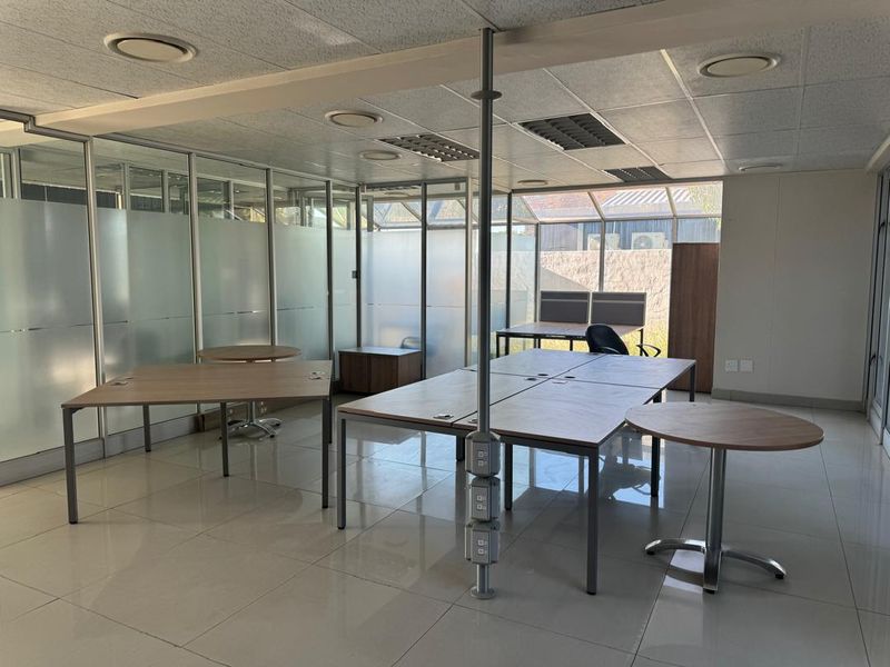 STAND ALONE BUILDING TO LET - VERY MODERN - Photo 10