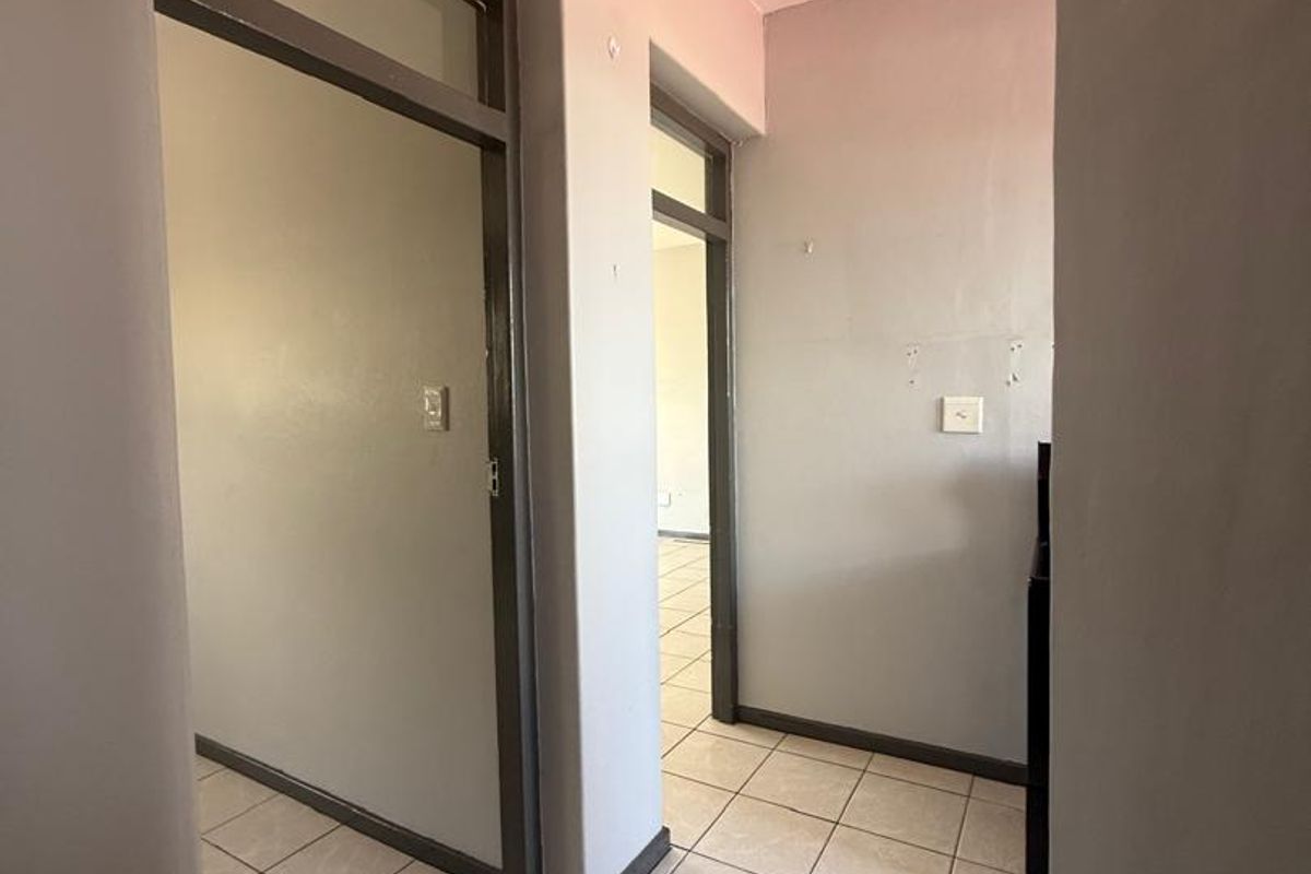 Own the view, own the lifestyle. - Photo 5