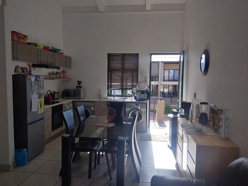 This Apartment comes with furniture! 🌷Only 40km South of Windhoek in a lovely complex nearby the Pharmacy and Golf Club. - Photo 3