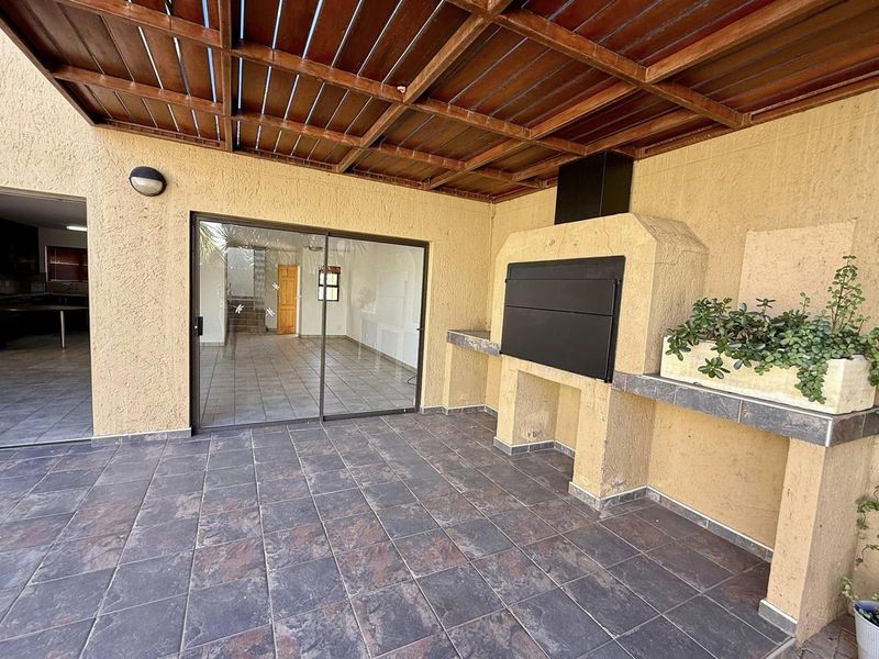 3 Bedroom Townhouse TO LET in Windhoek Country Club Golf Estate - Photo 5