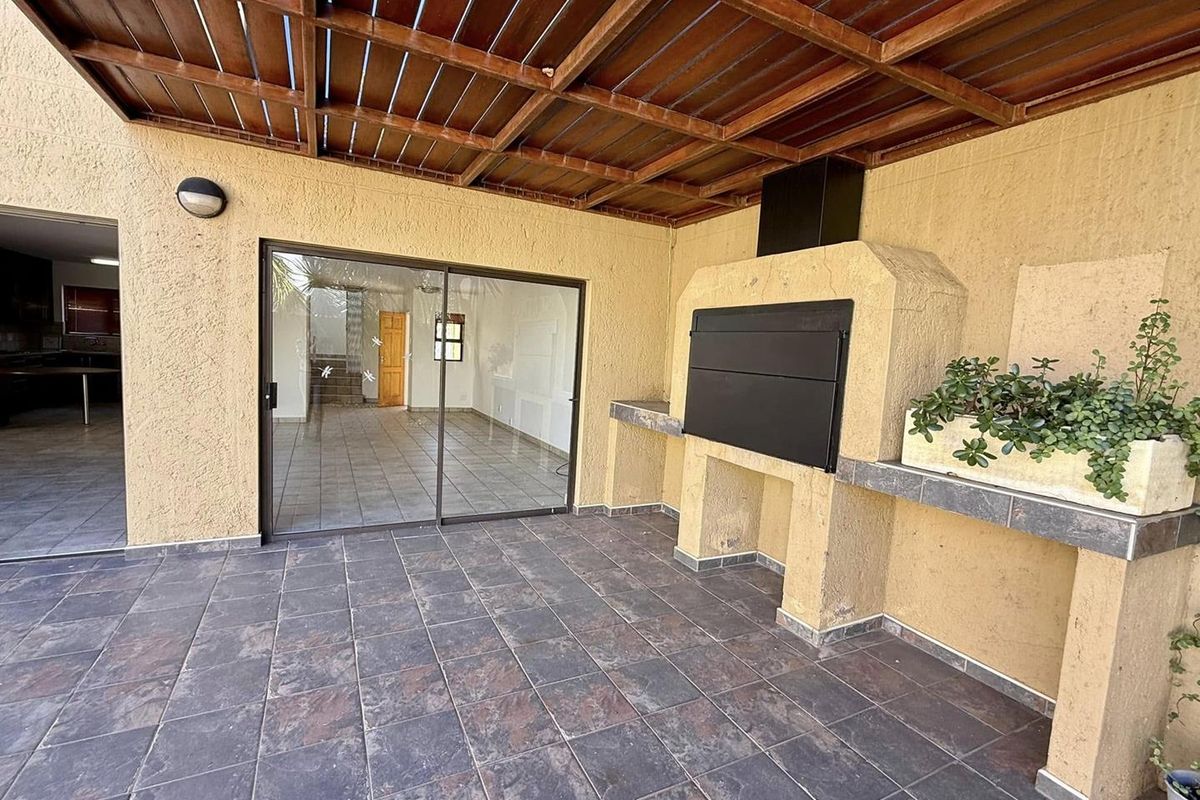 3 Bedroom Townhouse TO LET in Windhoek Country Club Golf Estate - Photo 5