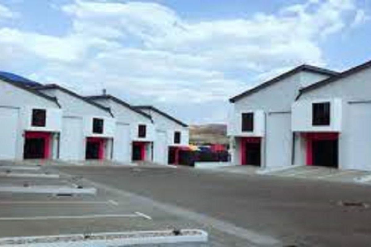 WAREHOUSE TO LET - LAFRENZ IND - Photo 2