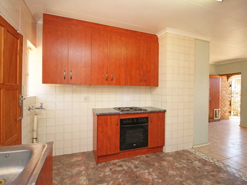 Secure, Stylish & Spacious – Your Ideal Standalone Home Awaits! - Photo 7