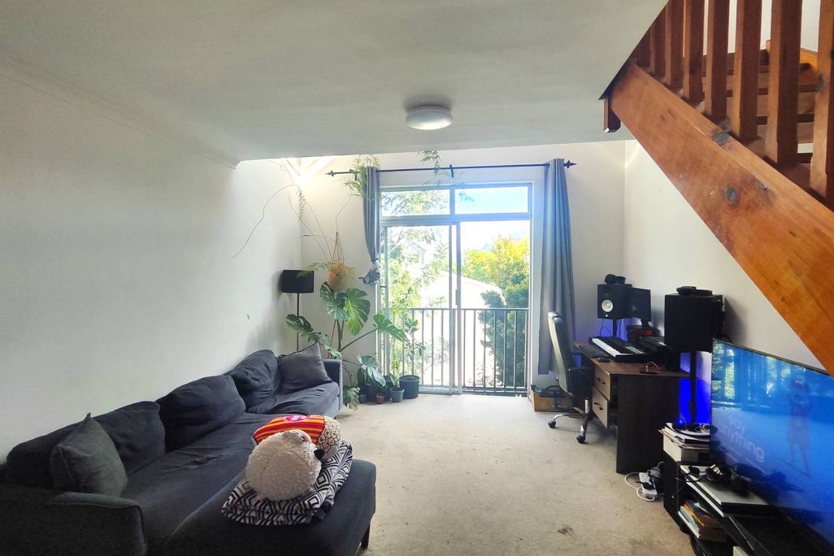 1 bedroom loft style apartment in Plumstead - Photo 2