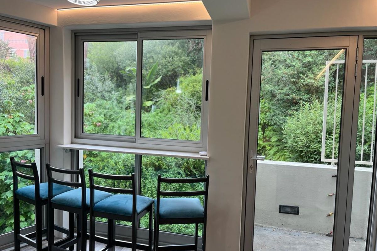 Beautifully decorated one bed apartment off the main house - Photo 3