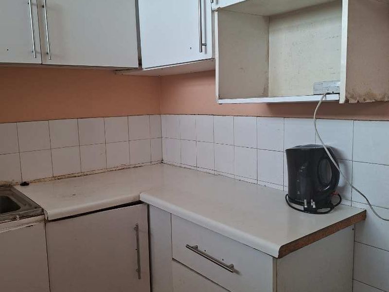 Partitioned 3 Bedroom Apartment for Sale ideal for investment and small family - Photo 5