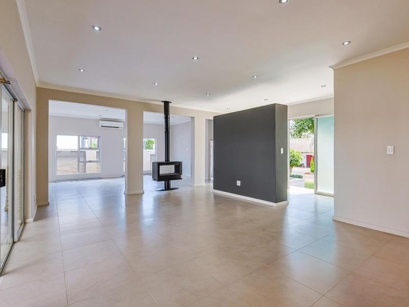 Newly Renovated 4 Bedroom Family Home in Family Oriented Security Estate - Photo 9