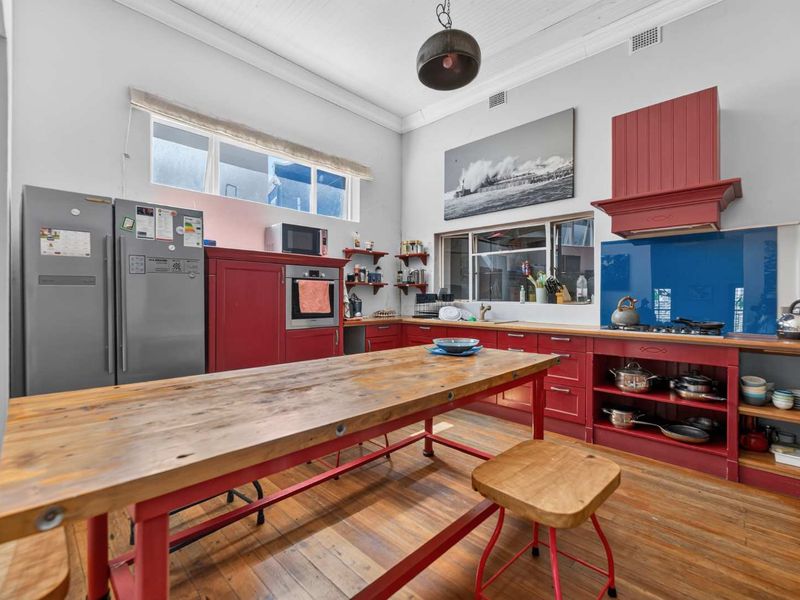 Exceptional Investment Opportunity in Prime Oranjezicht R15 300 000 Including VAT - Photo 9