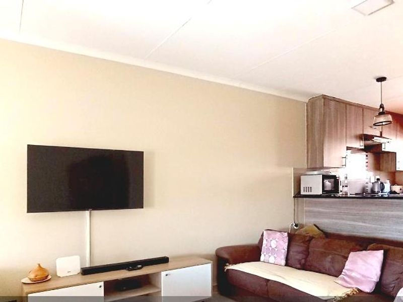 3 Bedroom House - Photo 5