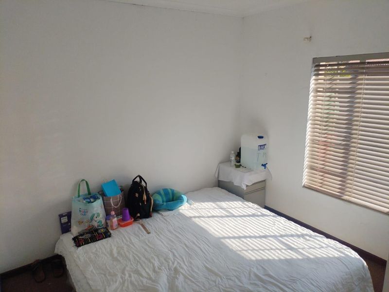 Spacious 4-Bedroom Family Home to Rent in a Secure Estate - Photo 9