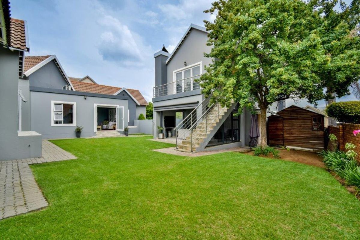 SECURE ESTATE LIVING - Photo 2