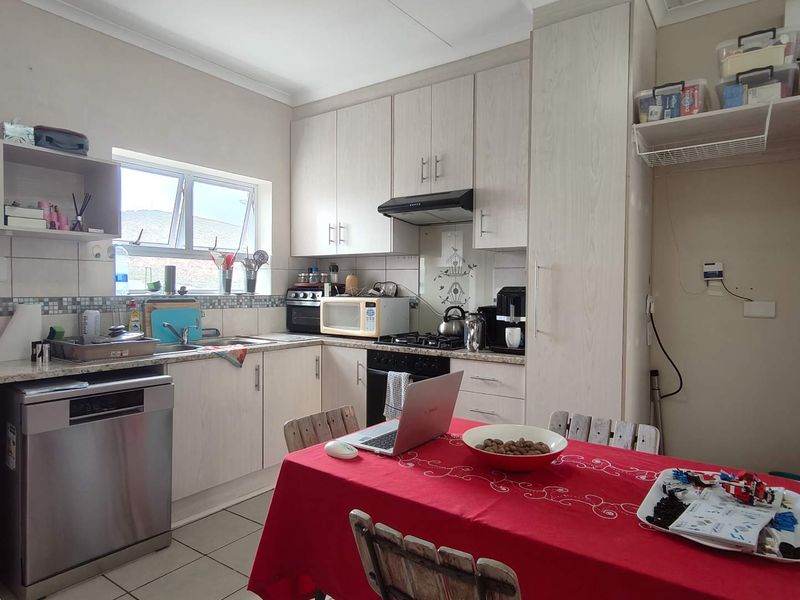 Apartment for sale in neat complex - Photo 4