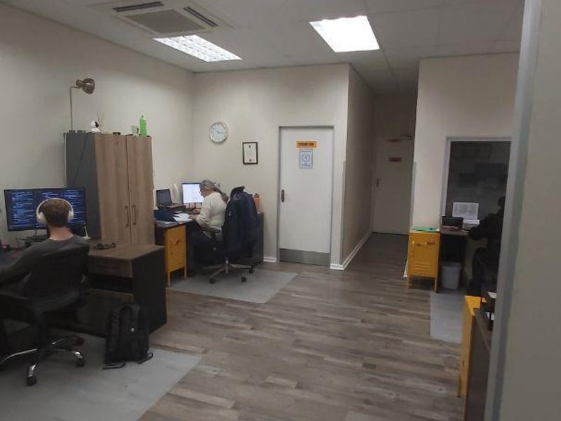 Warehouse/office facility to let in Newton Park - Photo 6