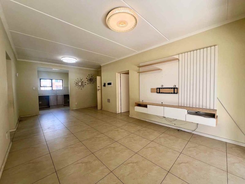 Live Large: 116m2 Apartment with Modern Touches & Family Perks! - Photo 3