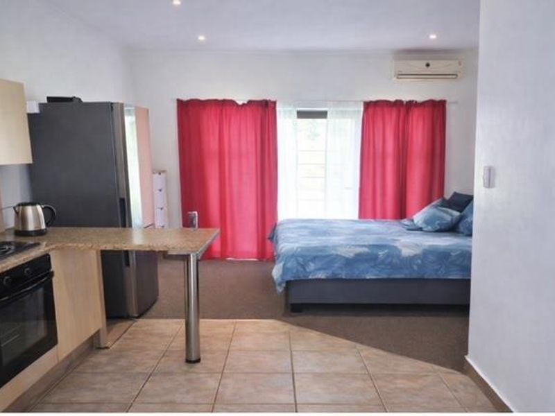 Peaceful Living at Bains Game Lodge – Neat Bachelor Apartment - Photo 3