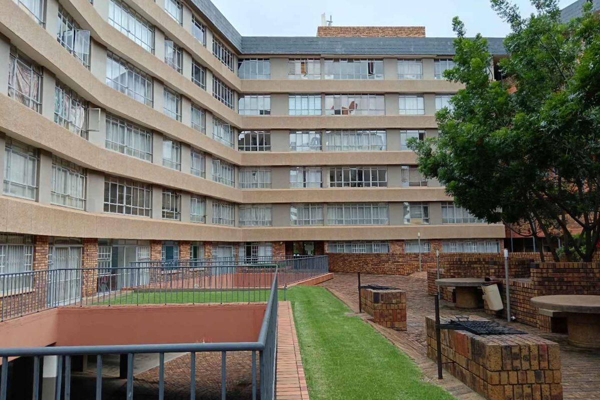 1 Bedroom to rent in Hatfield - Photo 2