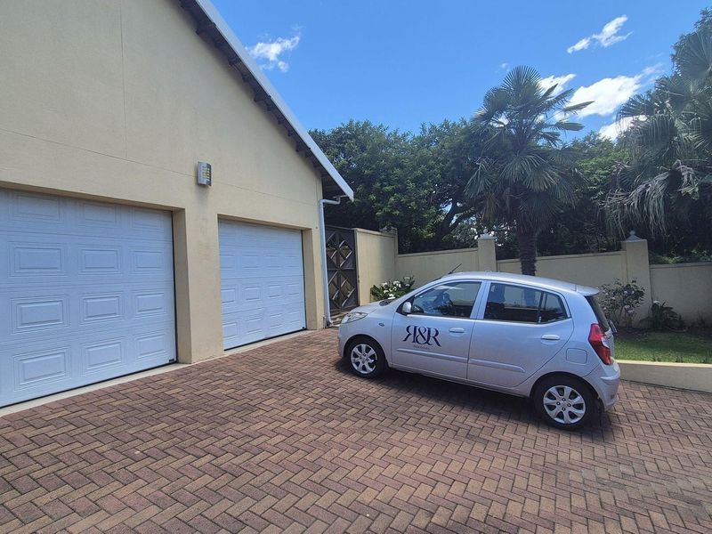 SPACIOUS AND LUXURIOUS FAMILY HOME, MERRIVALE, HOWICK - Photo 3