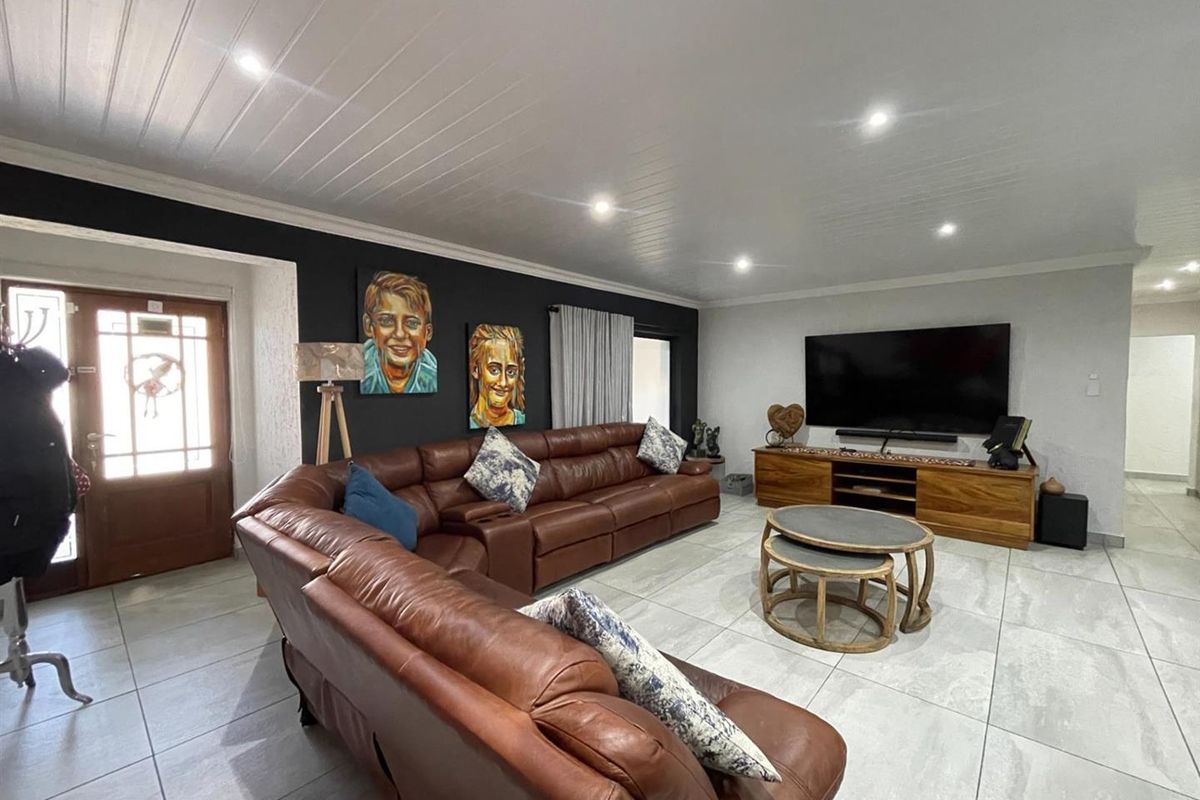 Contemporary 4-Bedroom Home in Monte Christo Eco Estate - Photo 3