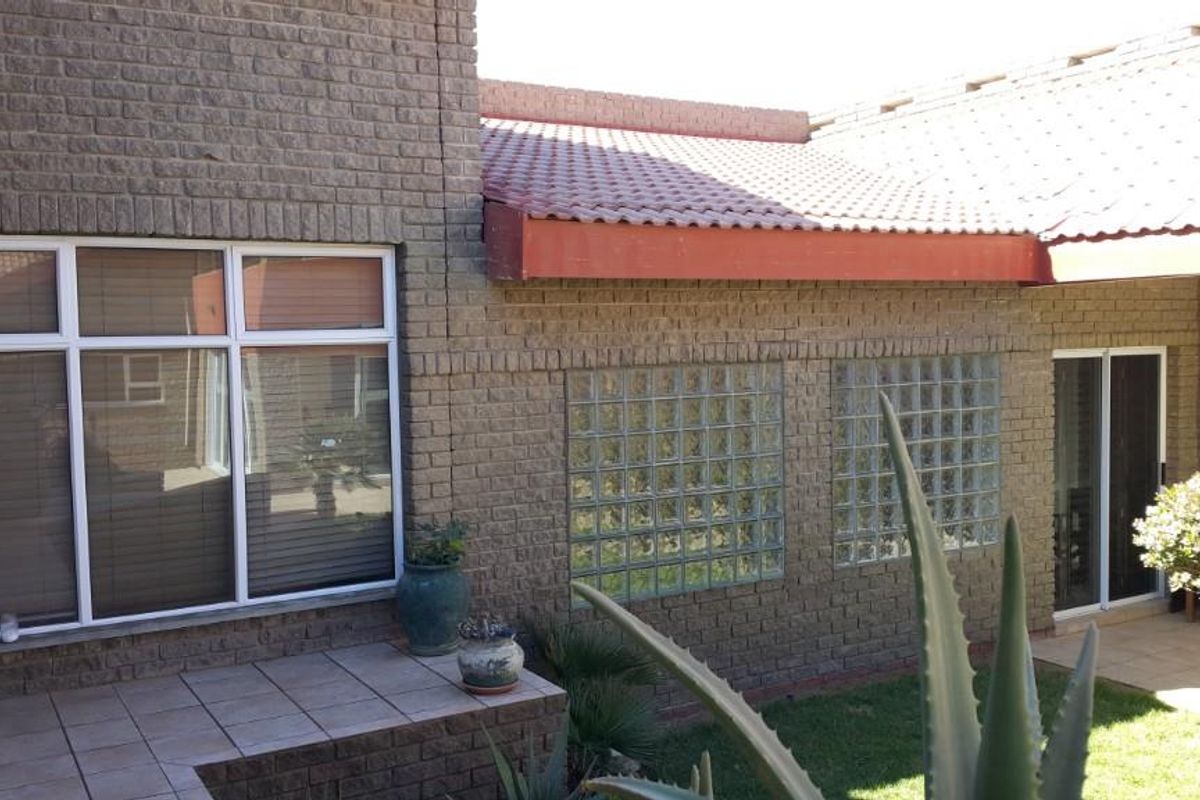 FOR SALE- 11 BEDROOM GUESTHOUSE IN CENTRAL WALVISBAY, NAMIBIA - Photo 5