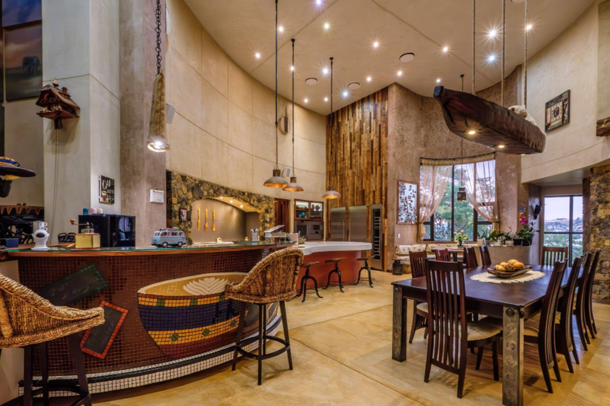 Discover Glenvista's Pinnacle of Luxury Living! - Photo 5