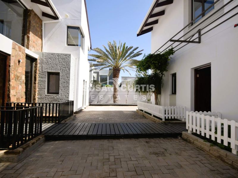 ARCHITECTURALLY DESIGNED double storey MANSION READY FOR BNB WITH HEAVENLY VIEWS! - Photo 2
