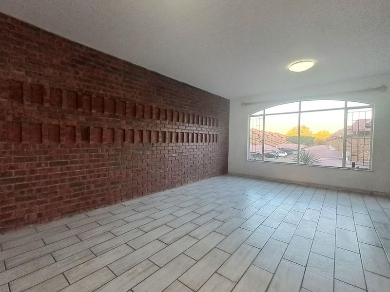 2 Bedroom Townhouse for sale in Albemarle - Photo 3