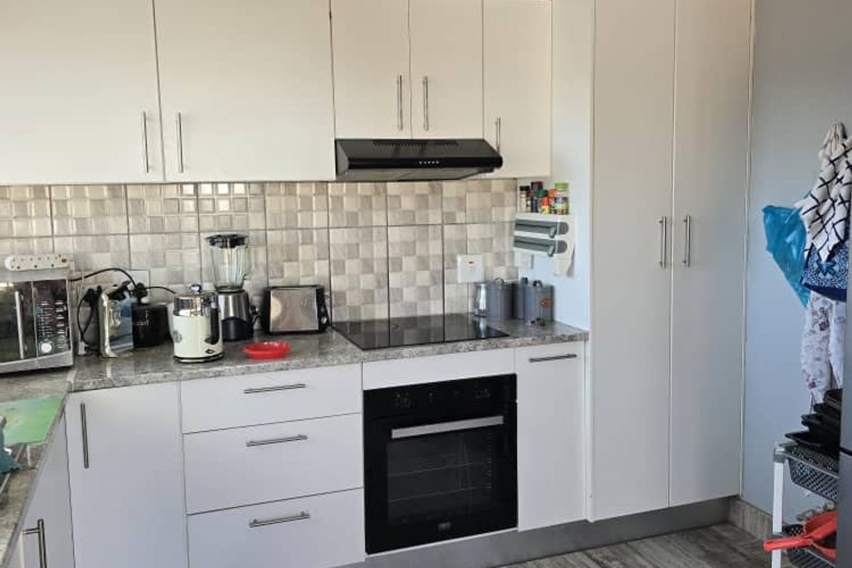 Invest in Versatility: Windhoek North : Home, Office, & Income Space! - Photo 3