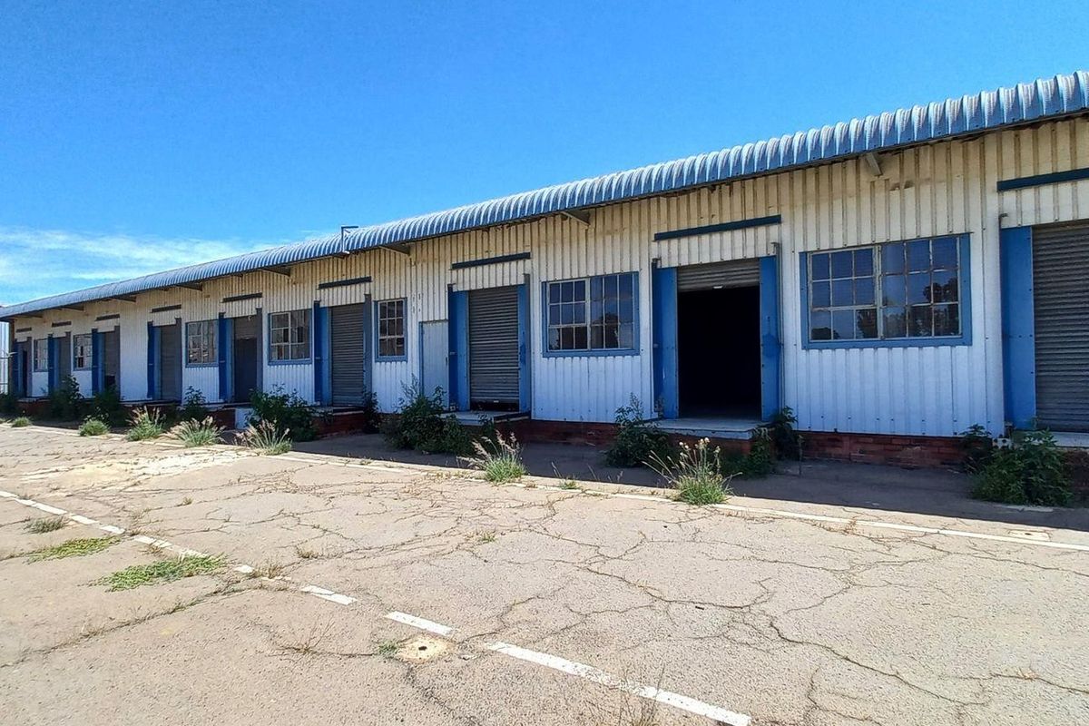 10 000m2 New Era Springs Industrial Yard To Let - Photo 5