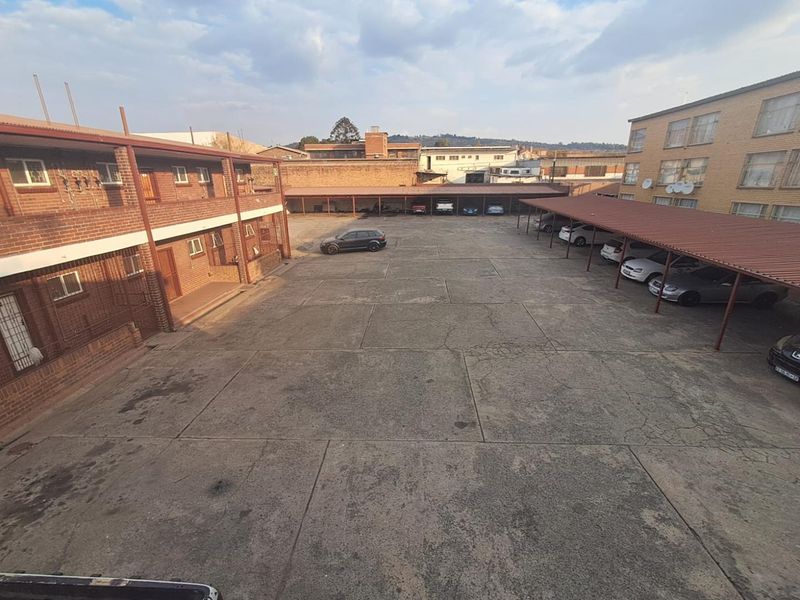 1 Bedroom Apartment In Henriette Complex pretoria west. - Photo 8