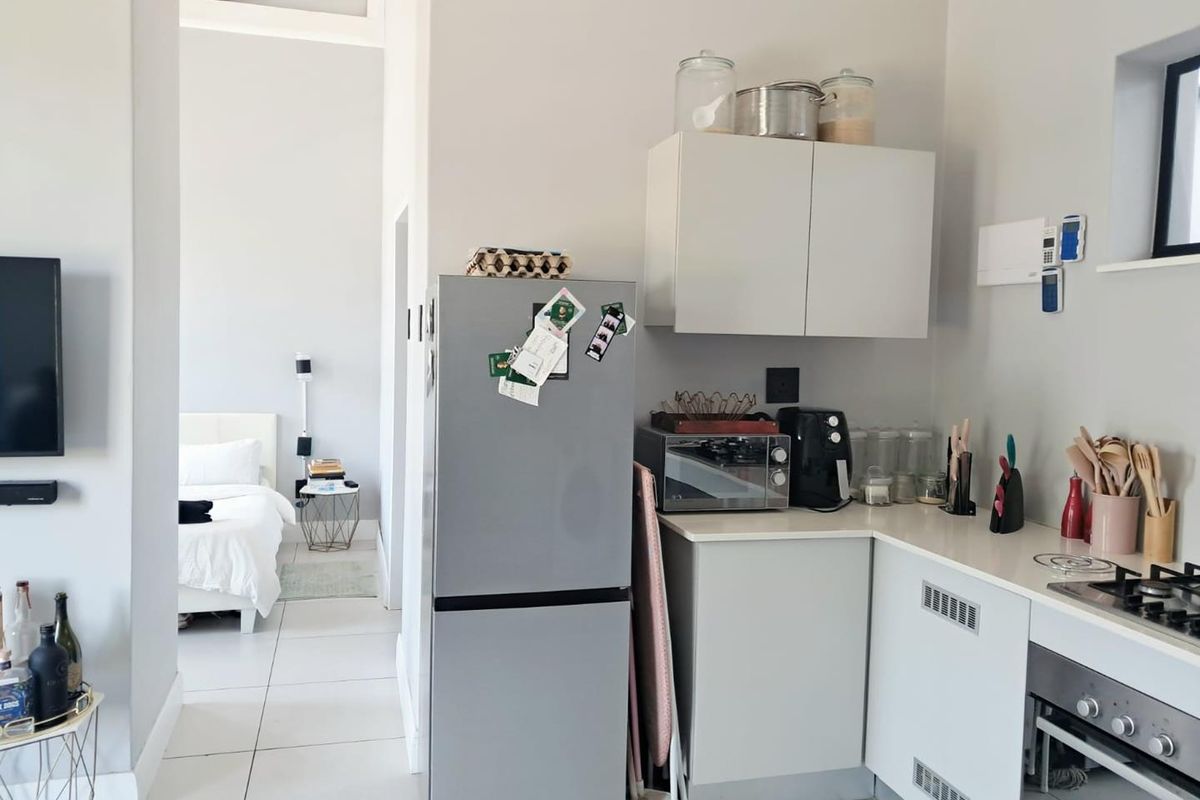 Sky-High Sunshine & Braai: Ferndale’s Fun-Loving Loft! - Photo 5