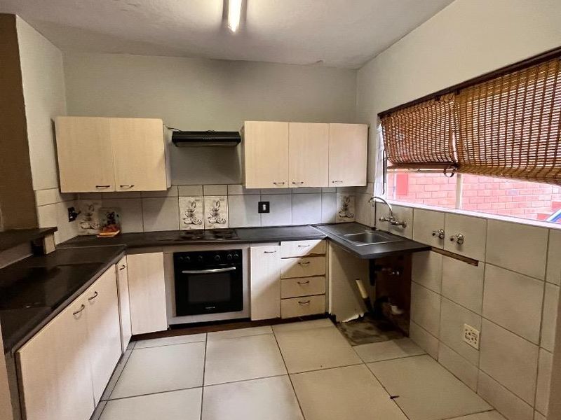 Beautiful 2 Bedroom Ground Floor For Sale - Photo 3