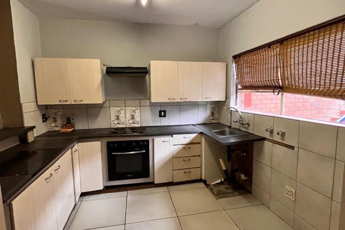 Beautiful 2 Bedroom Ground Floor For Sale - Photo 3