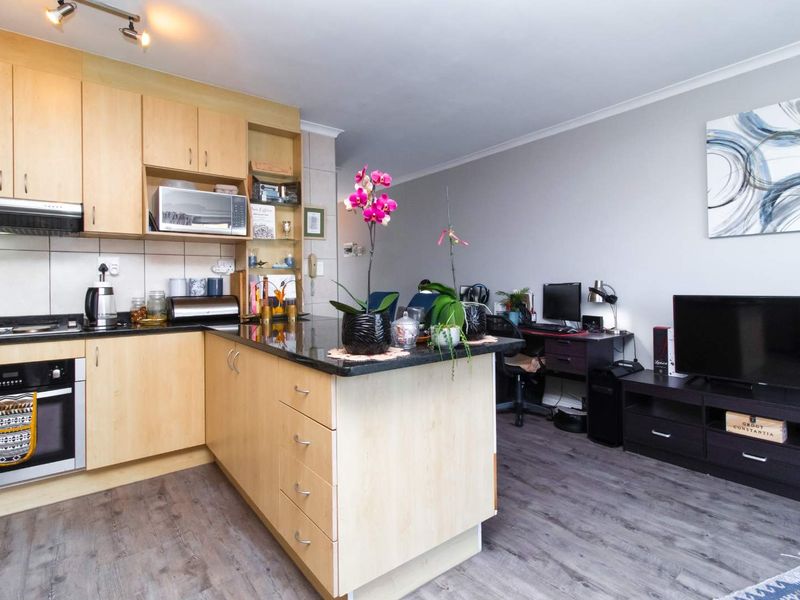 Seaside Escape – Coastal Comfort with Lifestyle Perks - Photo 3