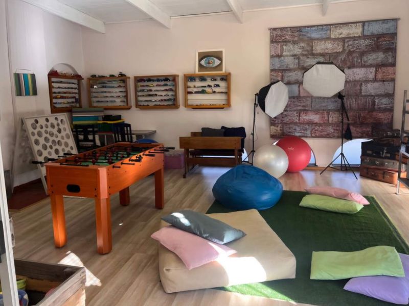 Spacious Family Home with Excellent Features and Prime Location - Photo 6