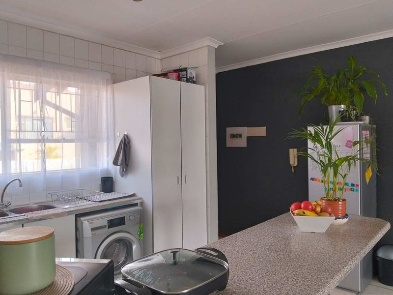 3 Bedroom Townhouse For Sale! - Photo 6