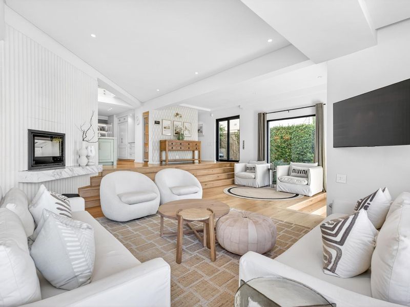 Exceptional Designer Home with Iconic Table Mountain Views - Photo 7