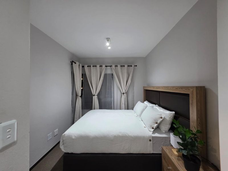 Fully Furnished 2-Bedroom, 2-Bathroom Apartment To Rent | Soho Junction, Broadacres - Photo 4