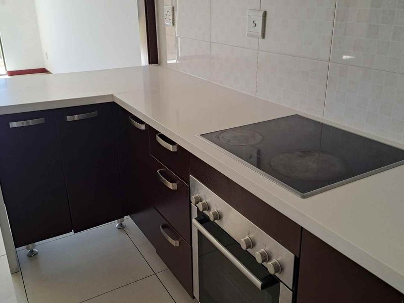Executive 2-Bedroom Apartment with North-Facing Views in Lake Xanadu, Midrand - Photo 6